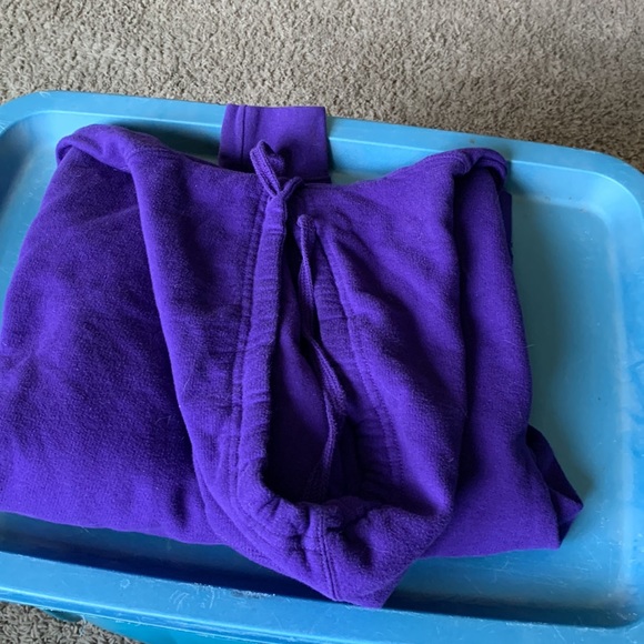 Berta Buck Hoodie - Picture 3 of 3